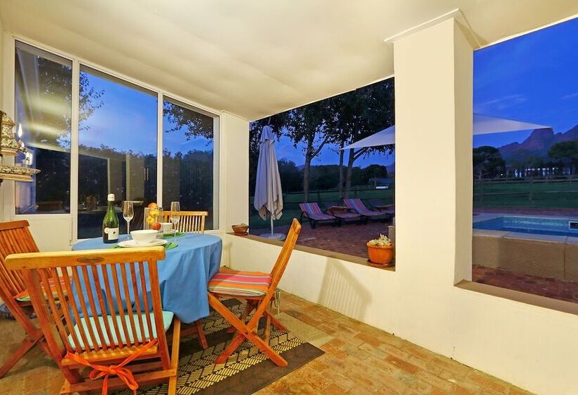 فندق Marshden Estate