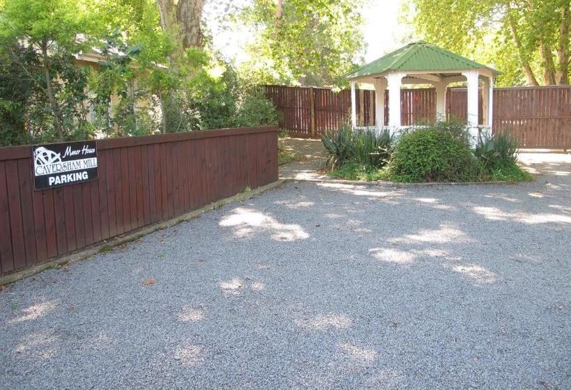 פנסיון Mill Cottages