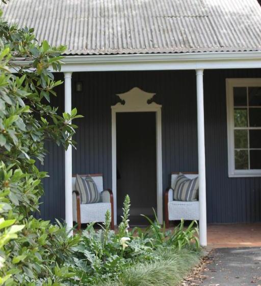 פנסיון Mill Cottages