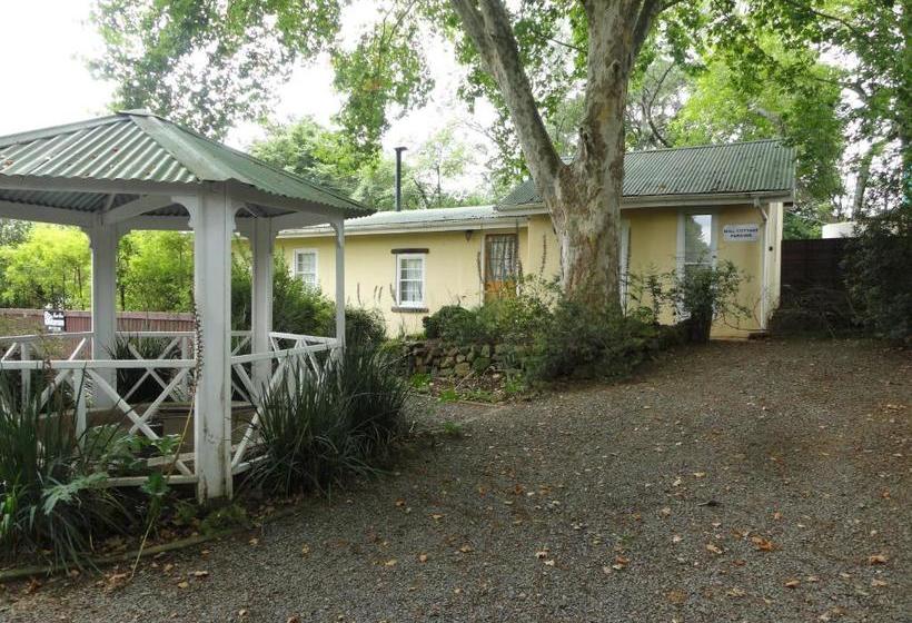 פנסיון Mill Cottages