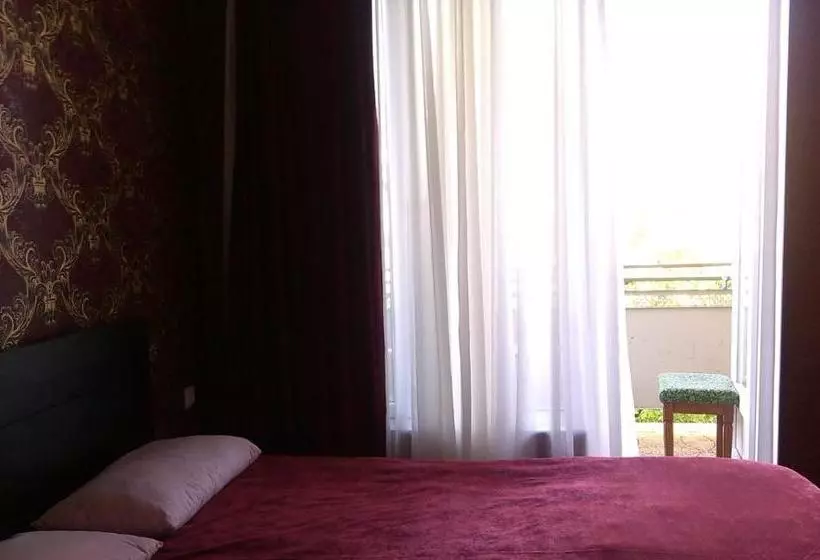 پانسیون Guest House Evdoshvili St N5