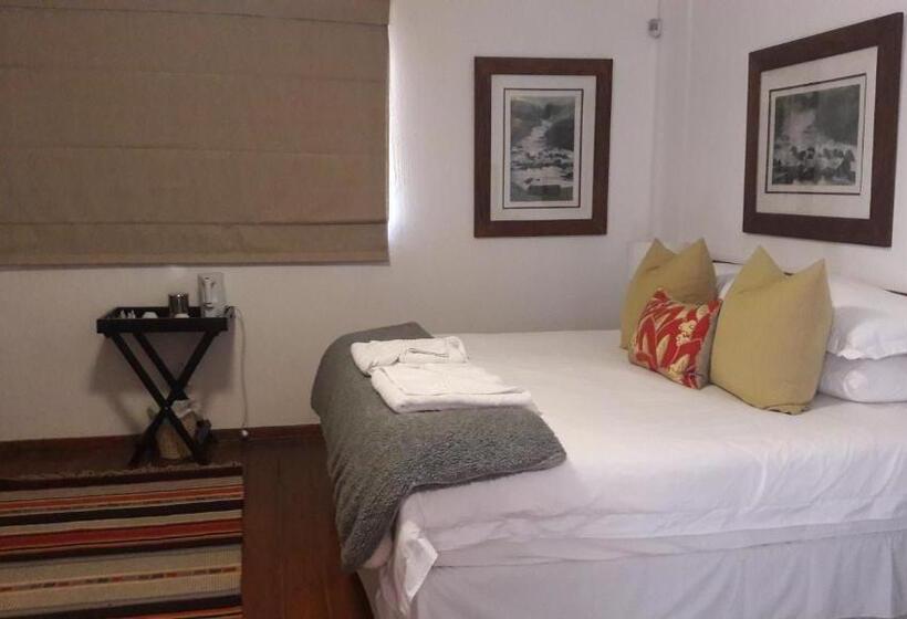 פנסיון Mill Cottages