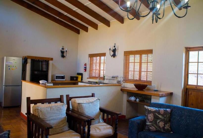 פנסיון Mill Cottages