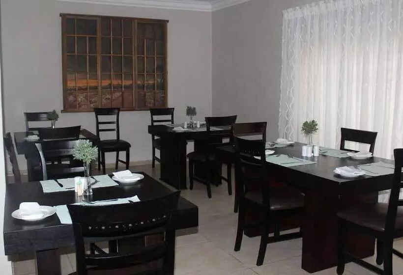 Majatalo The Willow Tree Guesthouse