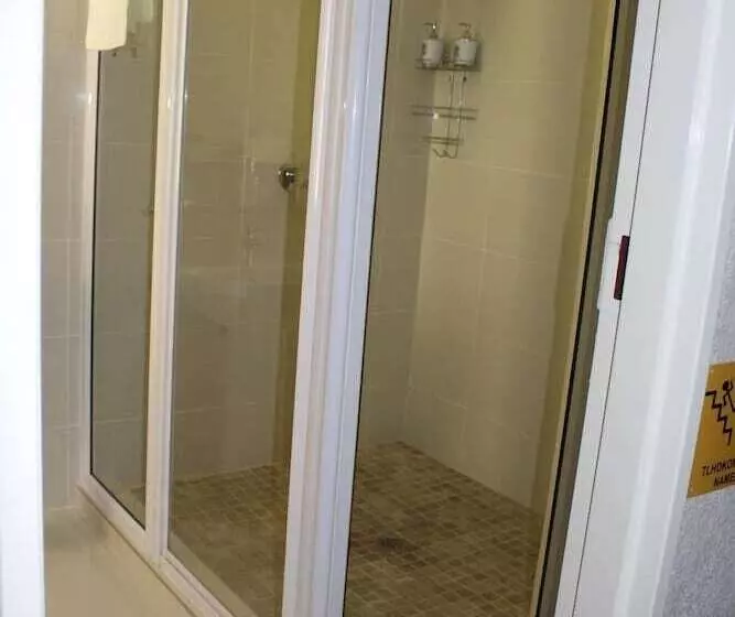 Majatalo The Willow Tree Guesthouse