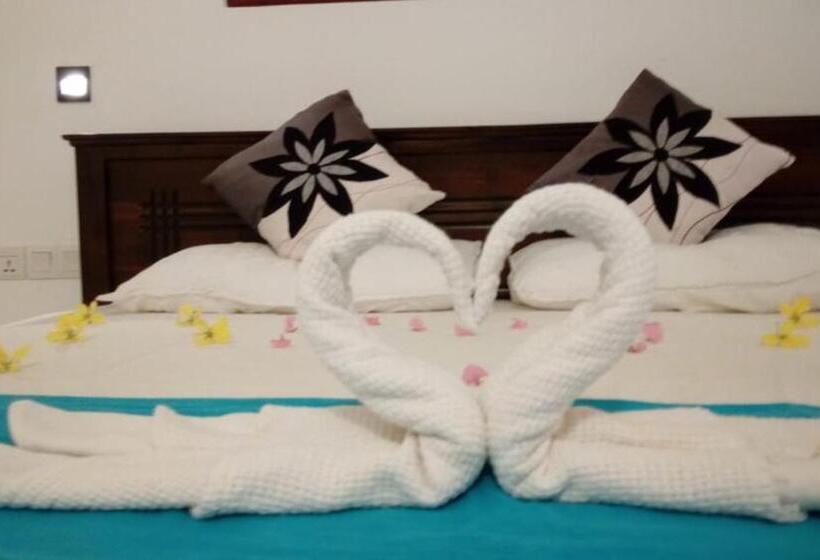 펜션 Baywatch & Jayaweera House