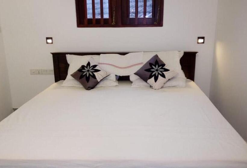 펜션 Baywatch & Jayaweera House