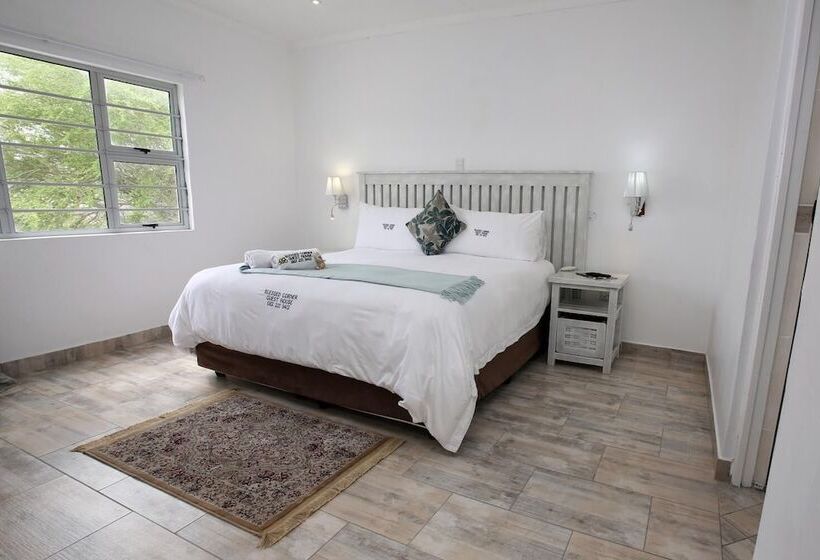 פנסיון Blessed Corner Guest House