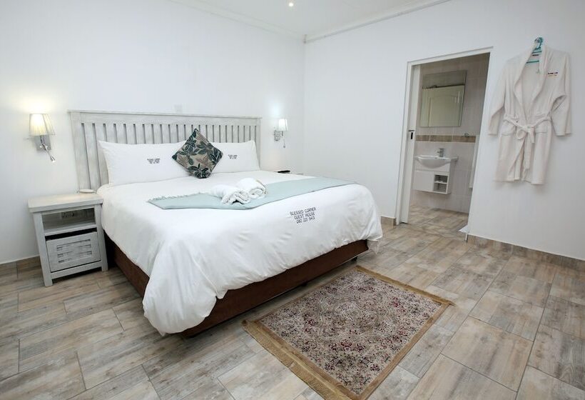 פנסיון Blessed Corner Guest House