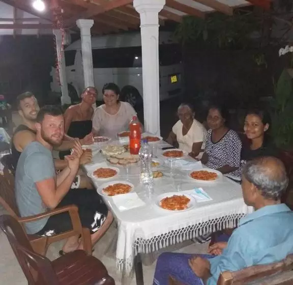 پانسیون Hansi Resort Mirissa