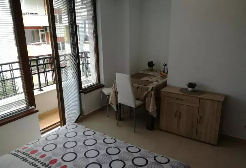 ペンション Like Home Guest Rooms