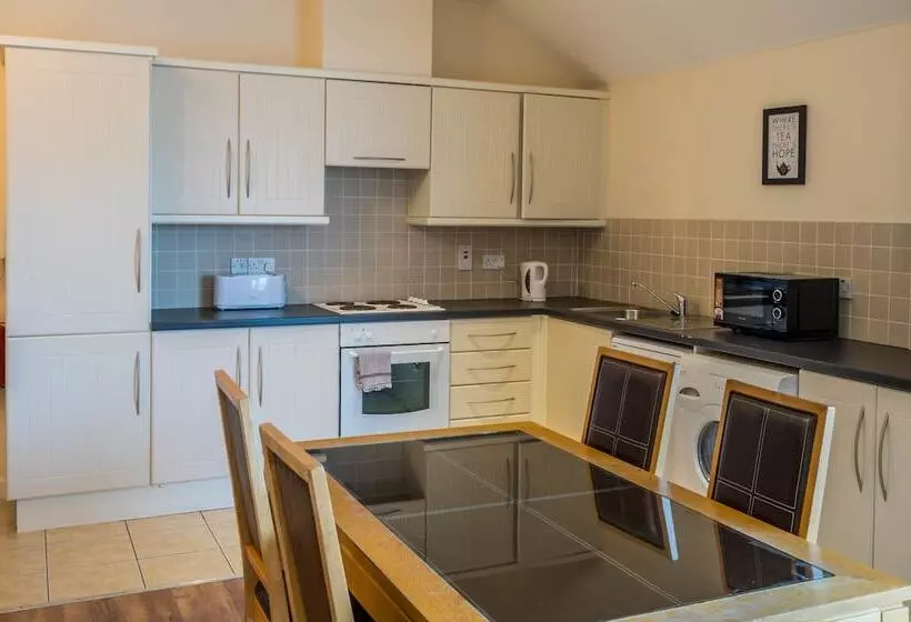 The Courtyard Apartments