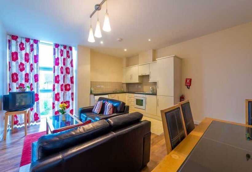 The Courtyard Apartments