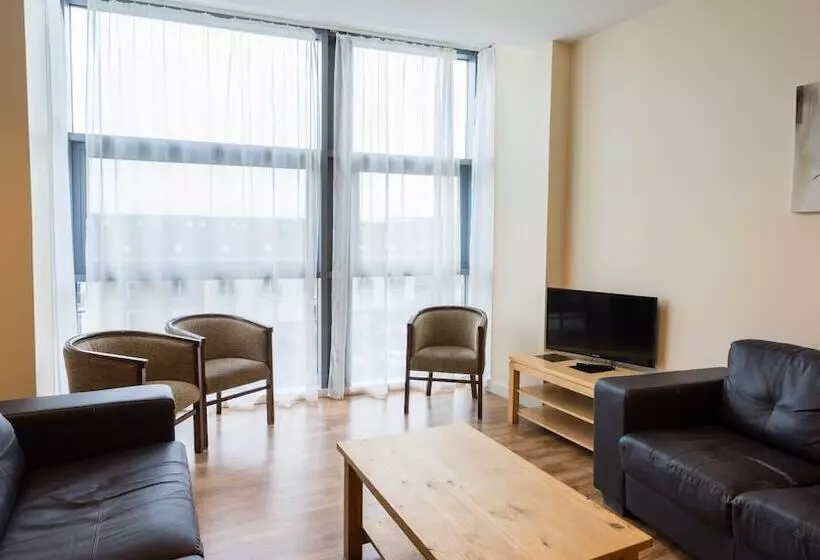 The Courtyard Apartments