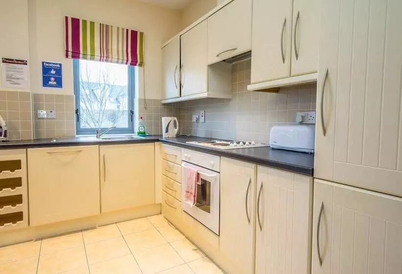 The Courtyard Apartments