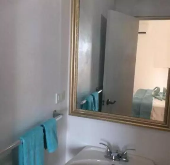 Beach Side Condos Caye Caulker By Ccvh