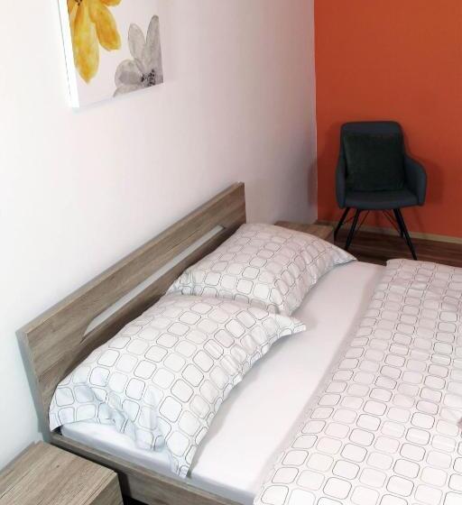 פנסיון Guest House Vila Pod Lesom