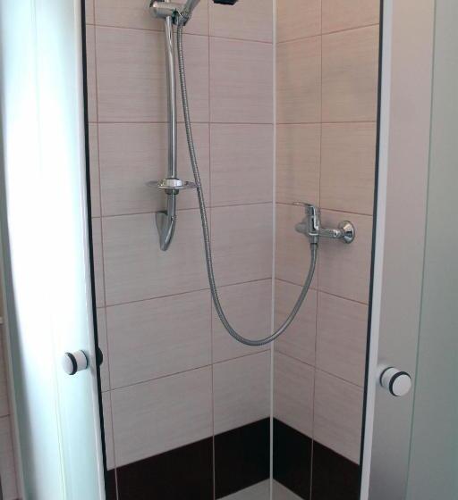 פנסיון Guest House Vila Pod Lesom