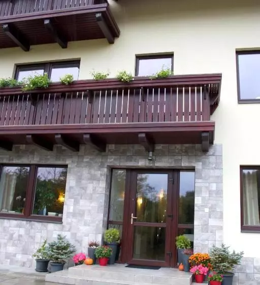 Majatalo Guest House Vila Pod Lesom