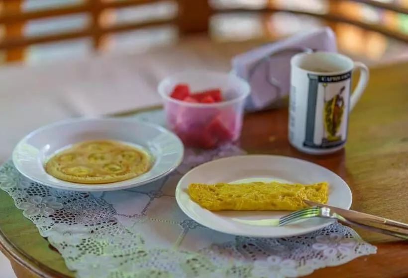 ペンション Whiterose Guesthouse