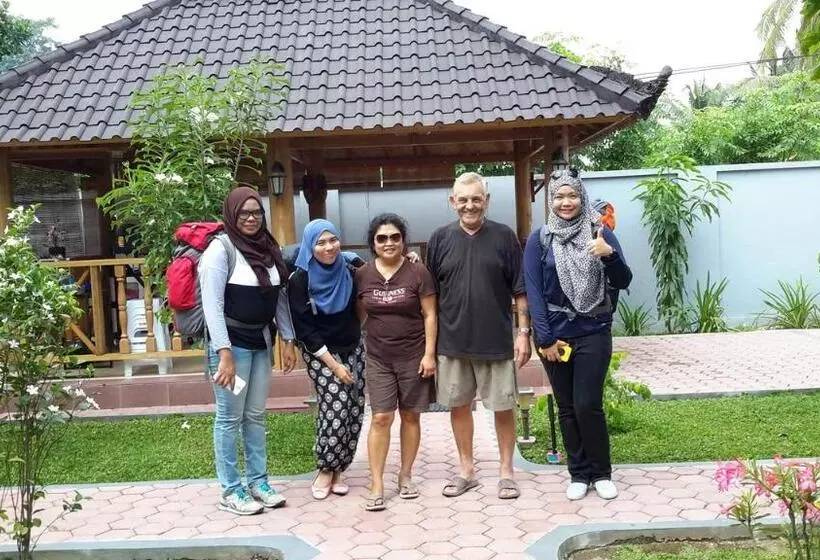 ペンション Whiterose Guesthouse