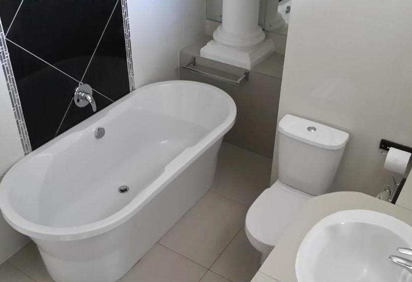 פנסיון Eagle Rock Executive Guest House