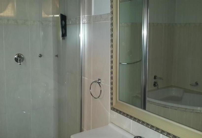 פנסיון Eagle Rock Executive Guest House