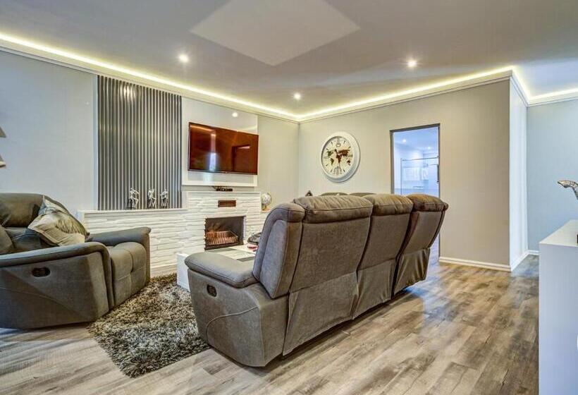 פנסיון Eagle Rock Executive Guest House