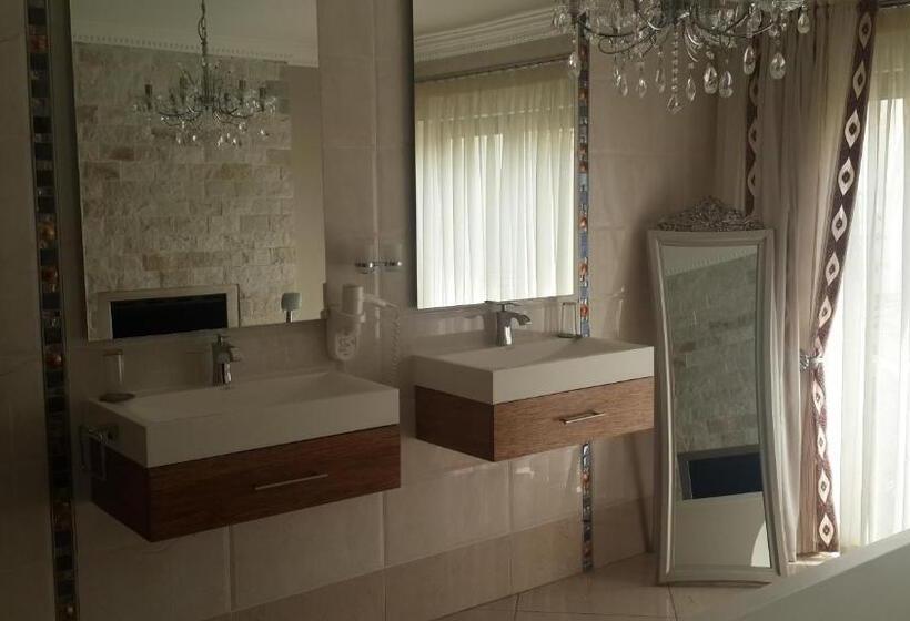 פנסיון Eagle Rock Executive Guest House