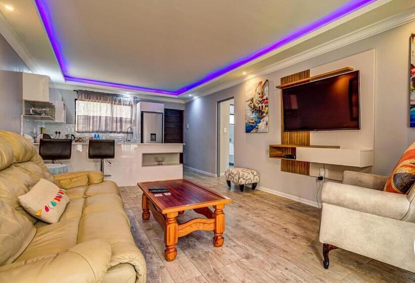 פנסיון Eagle Rock Executive Guest House