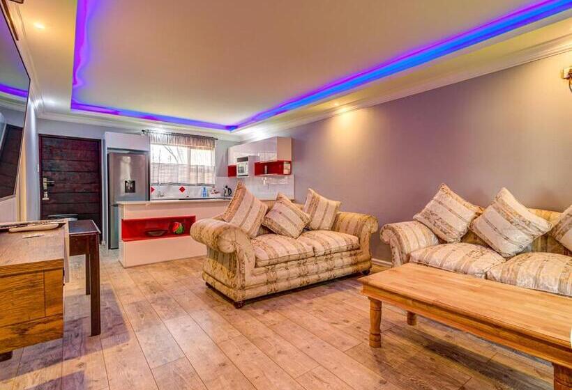 פנסיון Eagle Rock Executive Guest House