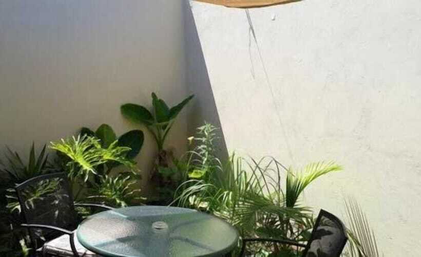 פנסיון Eagle Rock Executive Guest House