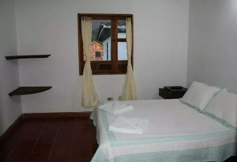 ペンション Hostal El Pino