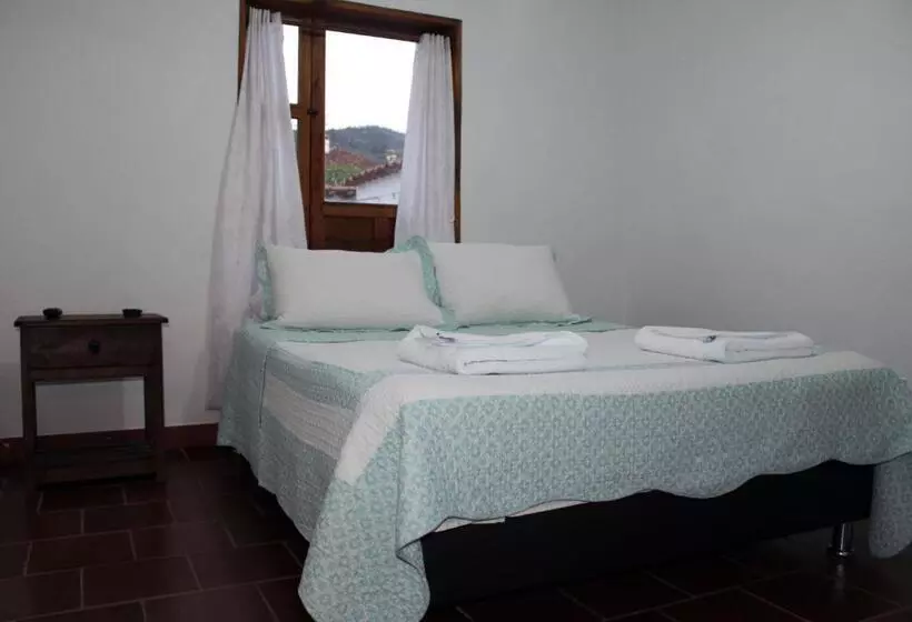 ペンション Hostal El Pino