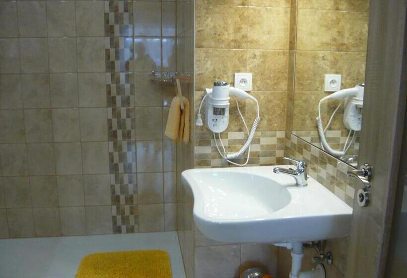 Panzió Apartments Penzion Lena