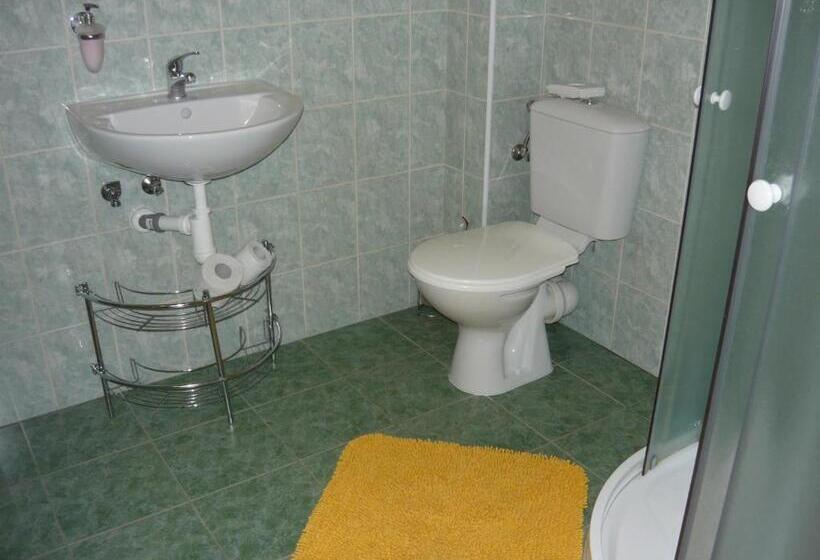 Panzió Apartments Penzion Lena