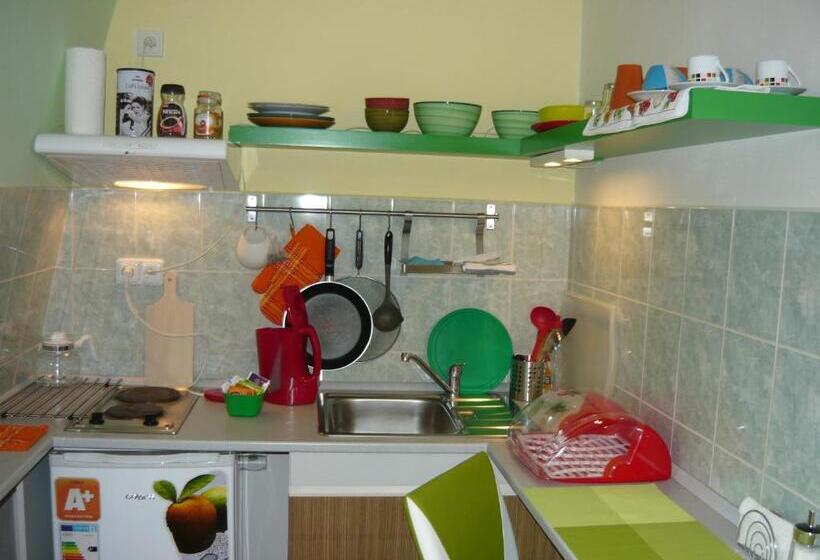 Panzió Apartments Penzion Lena