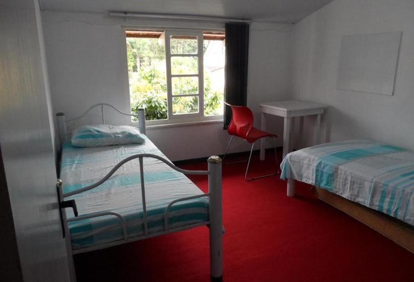 ペンション Austria Hostel & Pousada