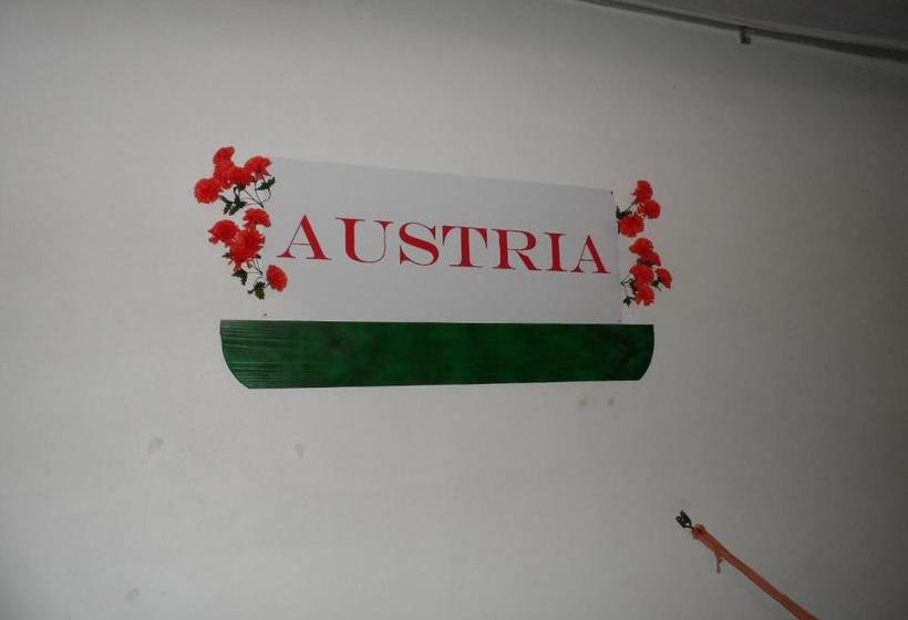 ペンション Austria Hostel & Pousada