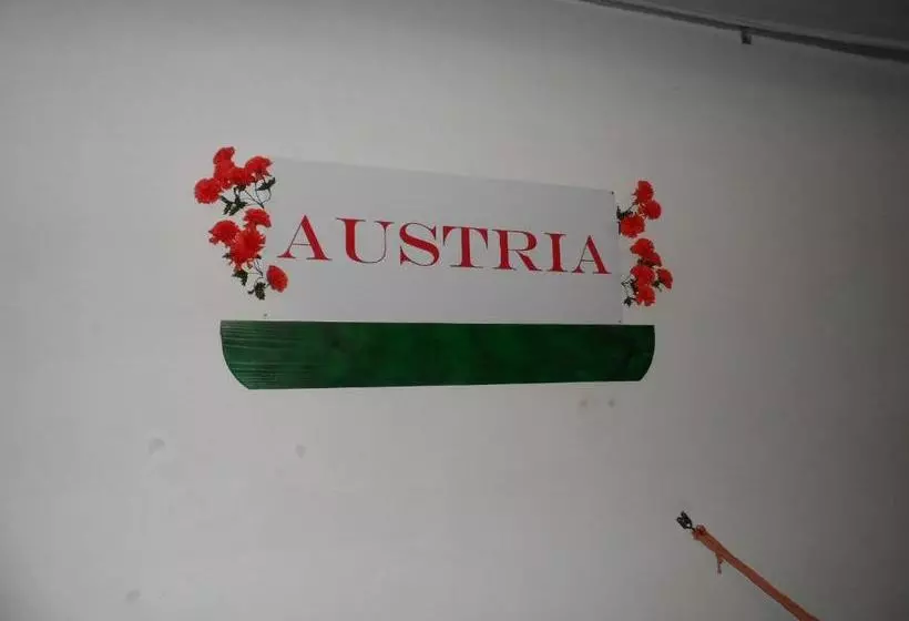 Majatalo Austria Hostel & Pousada