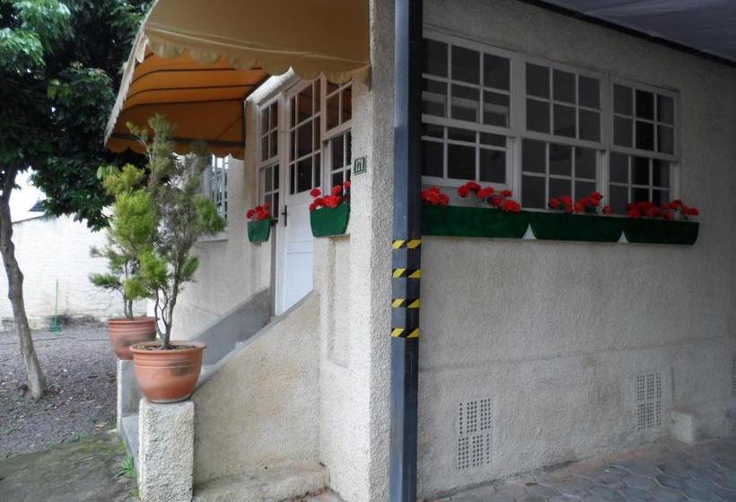 ペンション Austria Hostel & Pousada