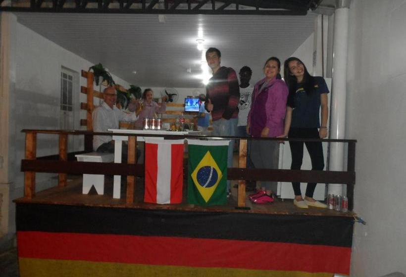 ペンション Austria Hostel & Pousada