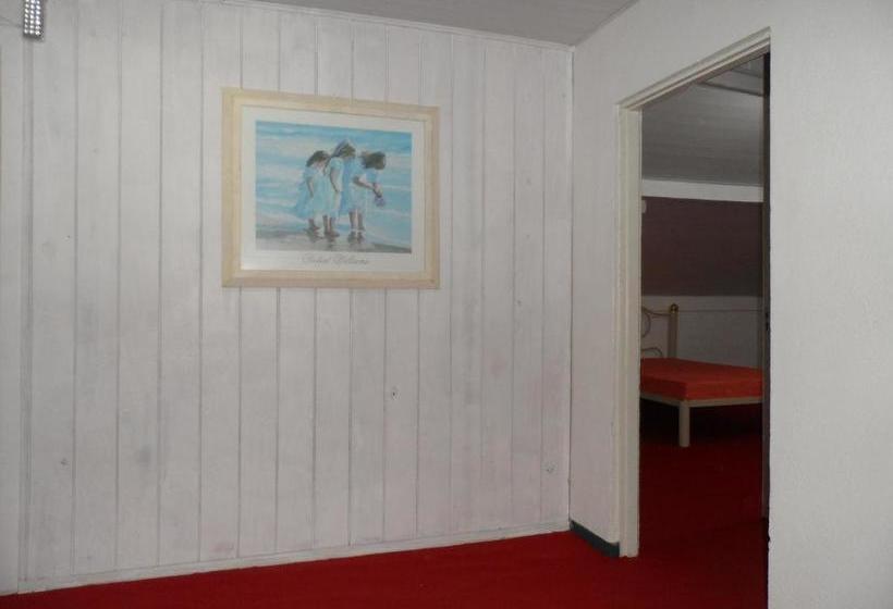 ペンション Austria Hostel & Pousada