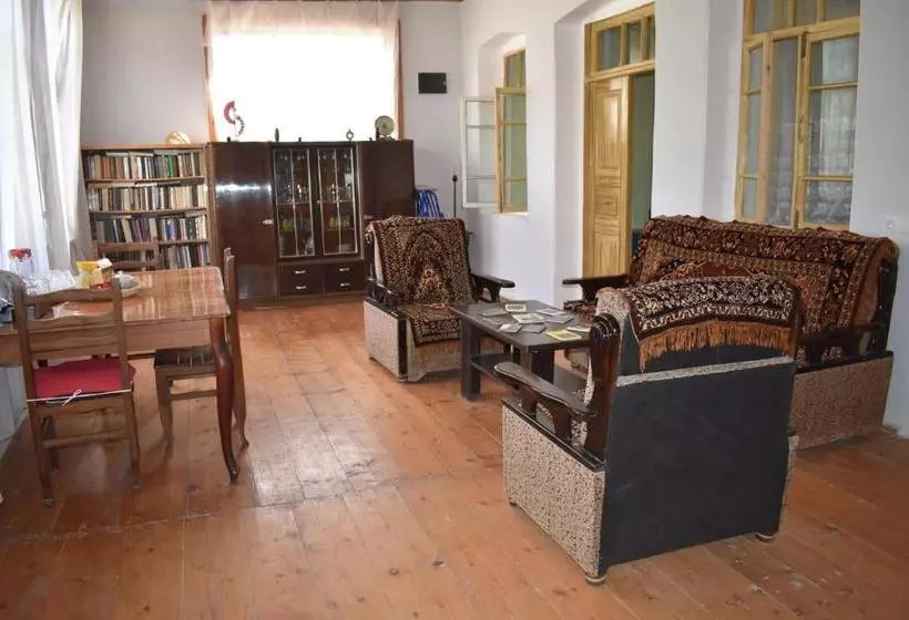 پانسیون Guest House Ketevan Niguriani