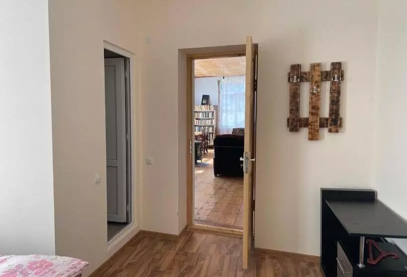 پانسیون Guest House Ketevan Niguriani
