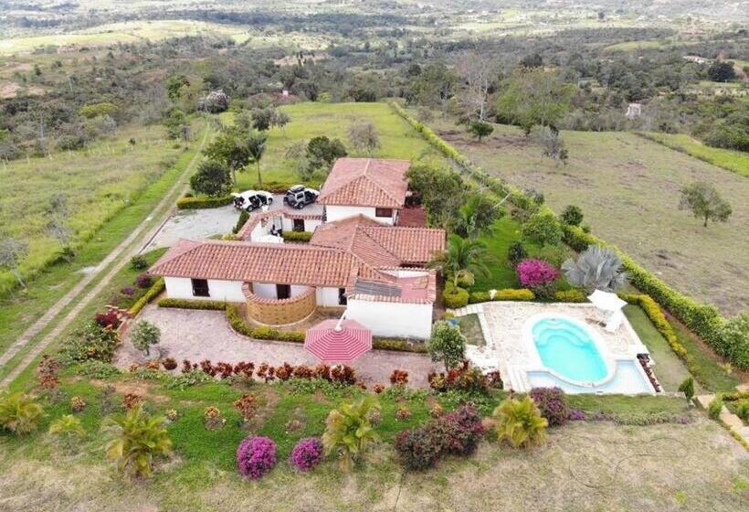 پانسیون Aires Del Sauzalito