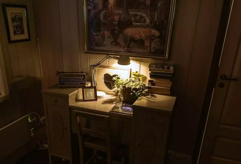 Majatalo Bed And Waffles