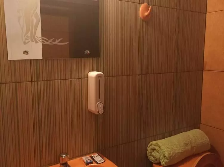 پانسیون Rixaa Hotels