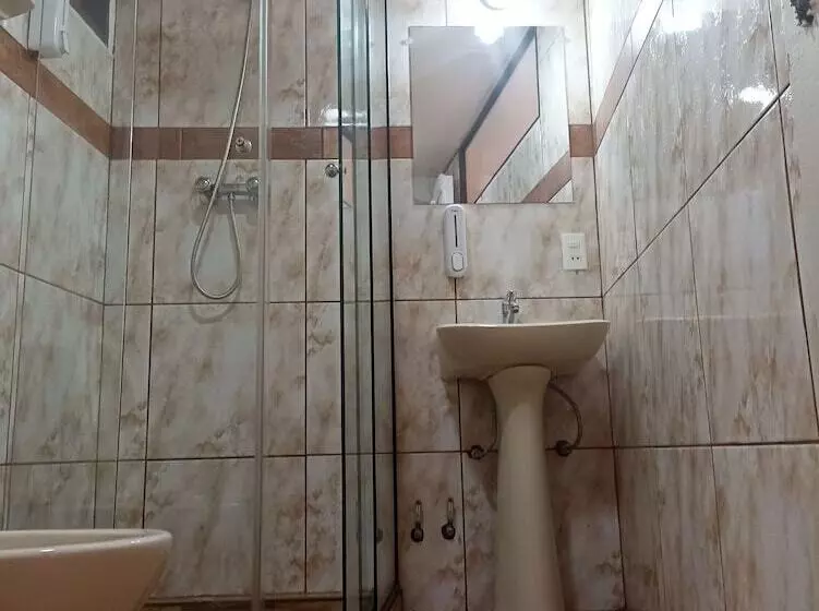 پانسیون Rixaa Hotels