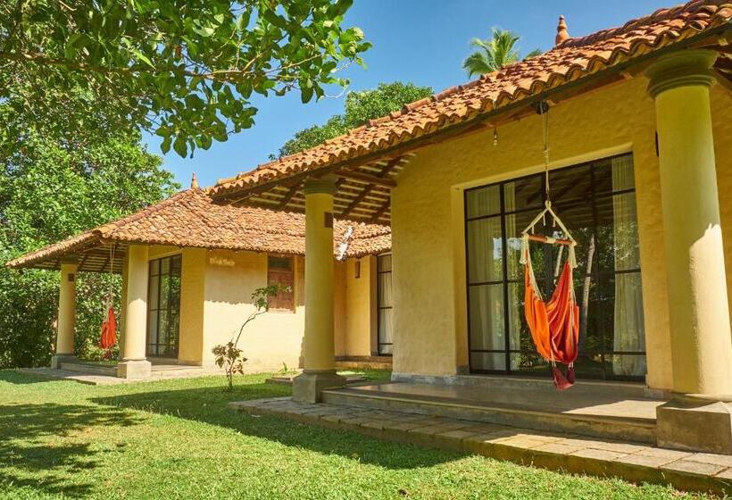 膳宿费 Samadara Estate, Midigama